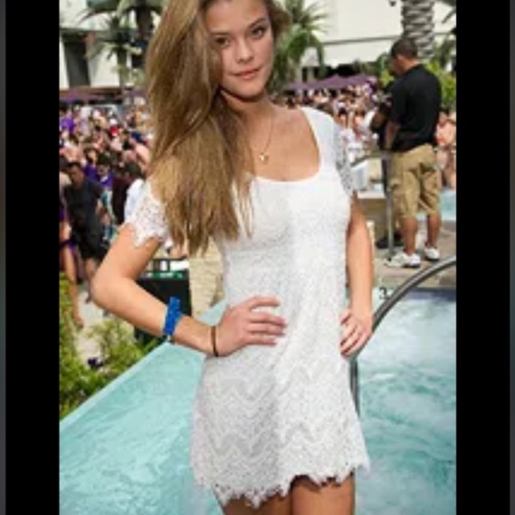 NWOT Pins and Needles Lace Crochet Lace Mini Shift Dress in Ivory Size Small - Picture 2 of 9